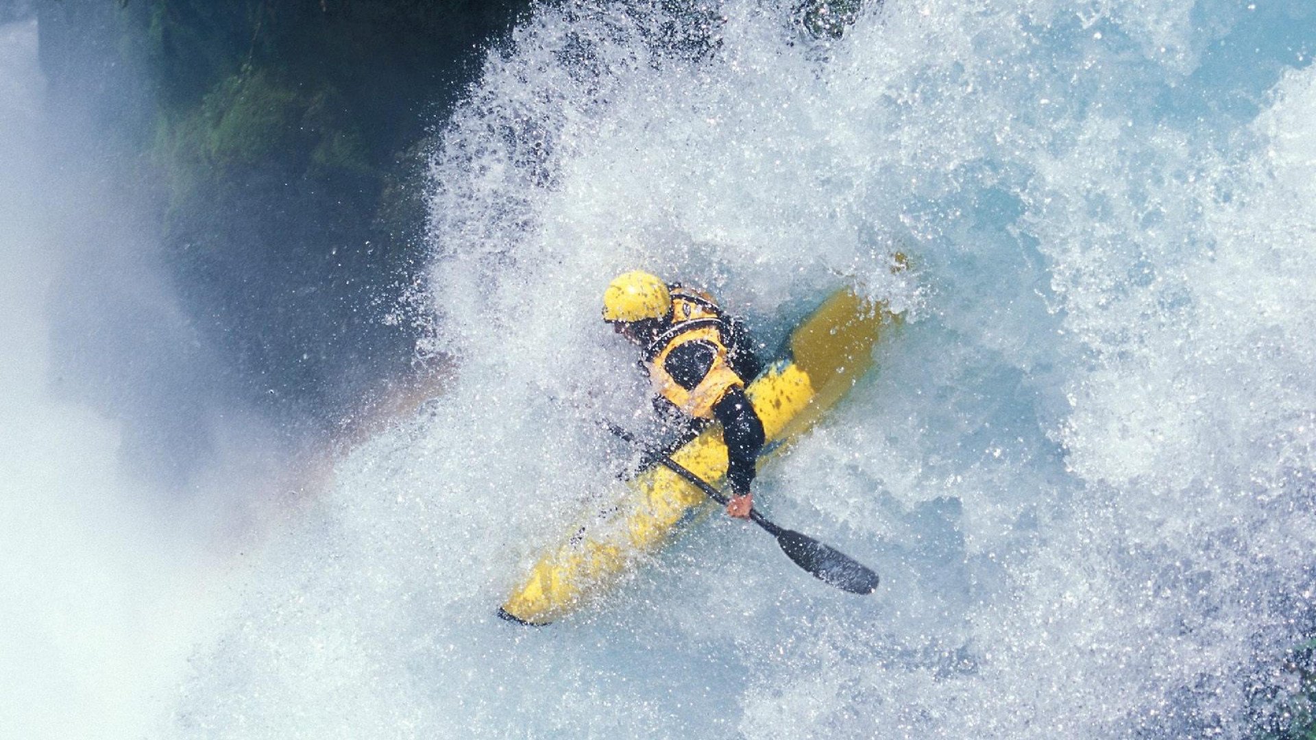 博卡青年门将高接低挡，力保球门，博卡青年2020主场球衣