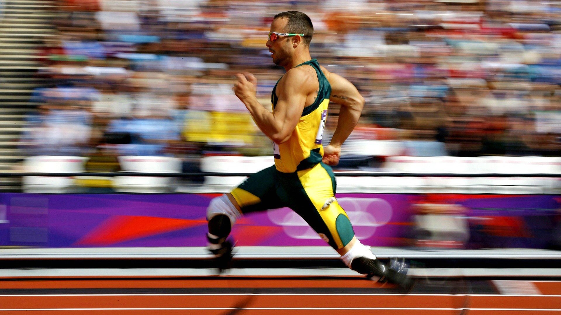 博卡青年门将高接低挡，力保球门，博卡青年2020主场球衣