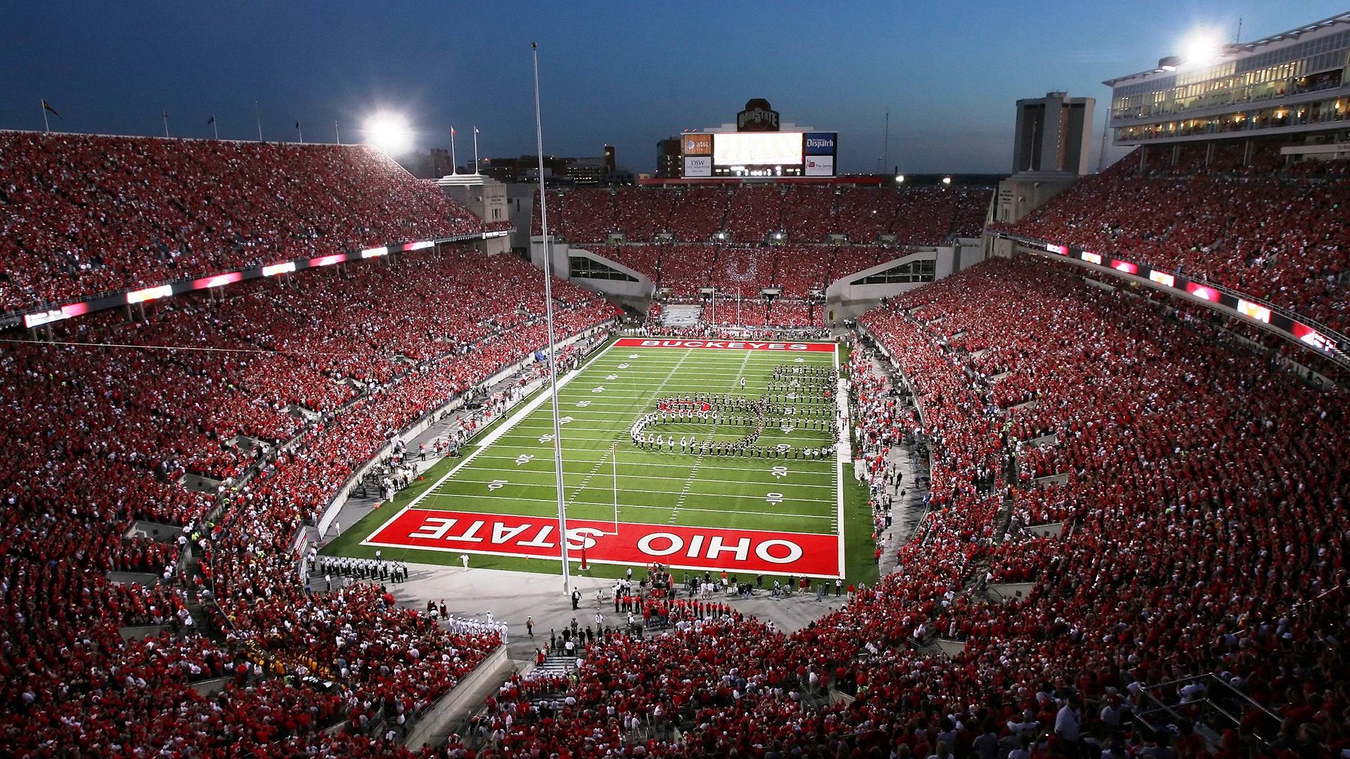 星空体育官网-拜仁慕尼黑持续高奏凯歌，德甲争冠大热门