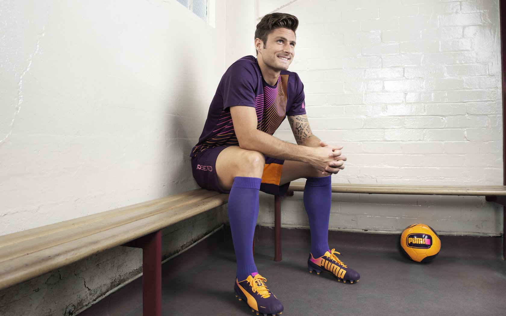 星空体育登陆首页-意甲长传撕裂：快速攻防带来十足火热感，意甲长袖